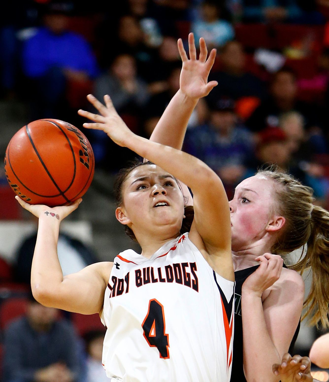 Hardin holds on to beat Billings Central, 44-41